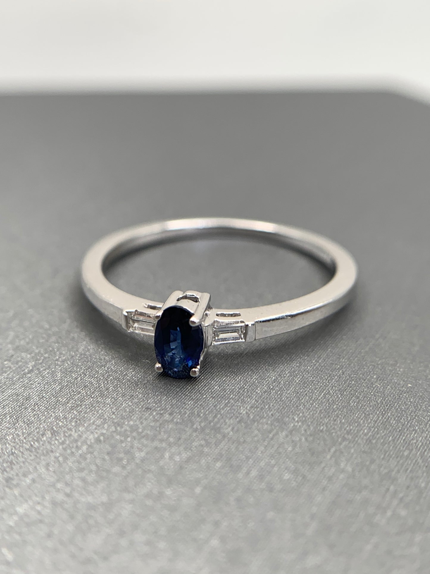 Sapphire 14K White Gold Ring (Sapphire 0.29ct)