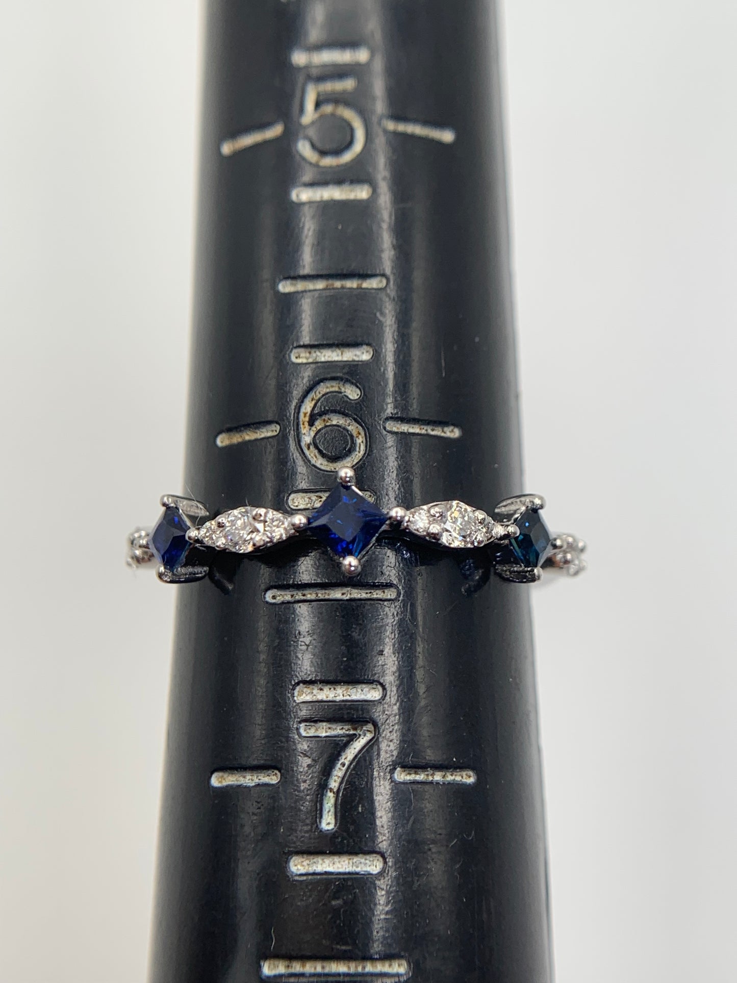 Sapphire Diamond Ring 14K White Gold (0.18tcw)